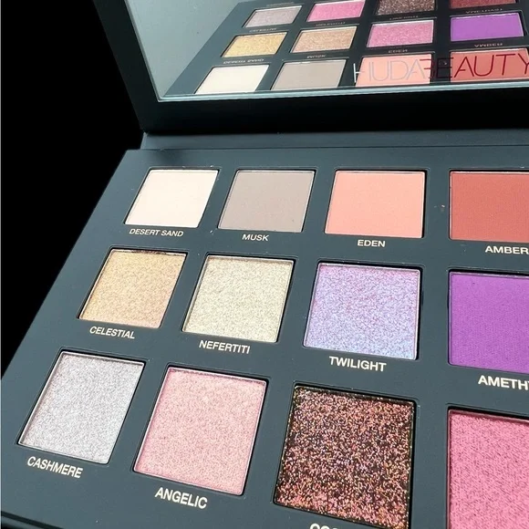 HUDA Desert Dusk Palette - Picture 6 of 16